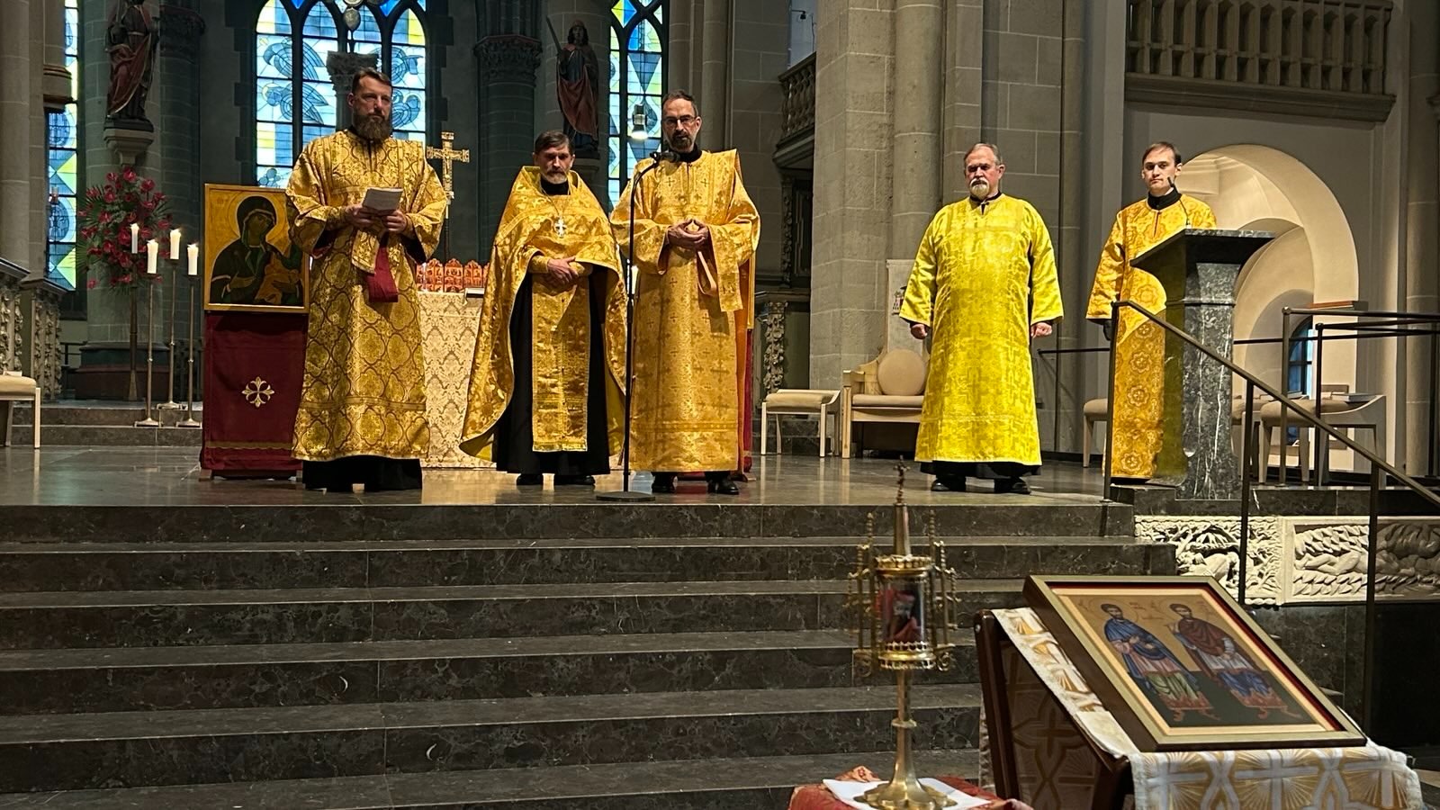 Ich Schwöre Beim Heiligen Medianus (Deutsch) Feierliche Andacht zu Ehren der heiligen Reliquien der